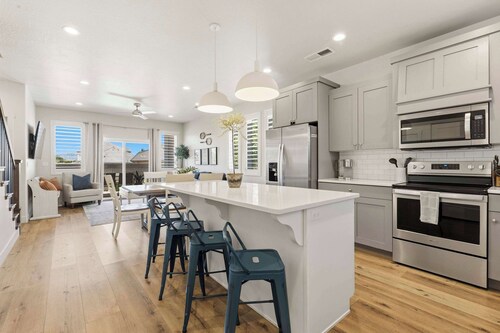 The Retreat - Resort Amenities - New Listing