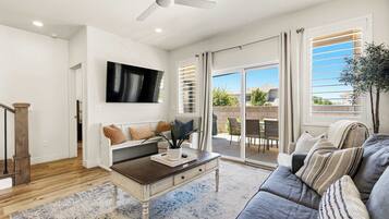 Townhome, Multiple Beds, Patio, Garden View (The Retreat) | Living area
