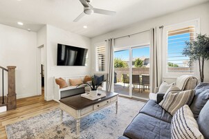 Townhome, Multiple Beds, Patio, Garden View (The Retreat) | Living area