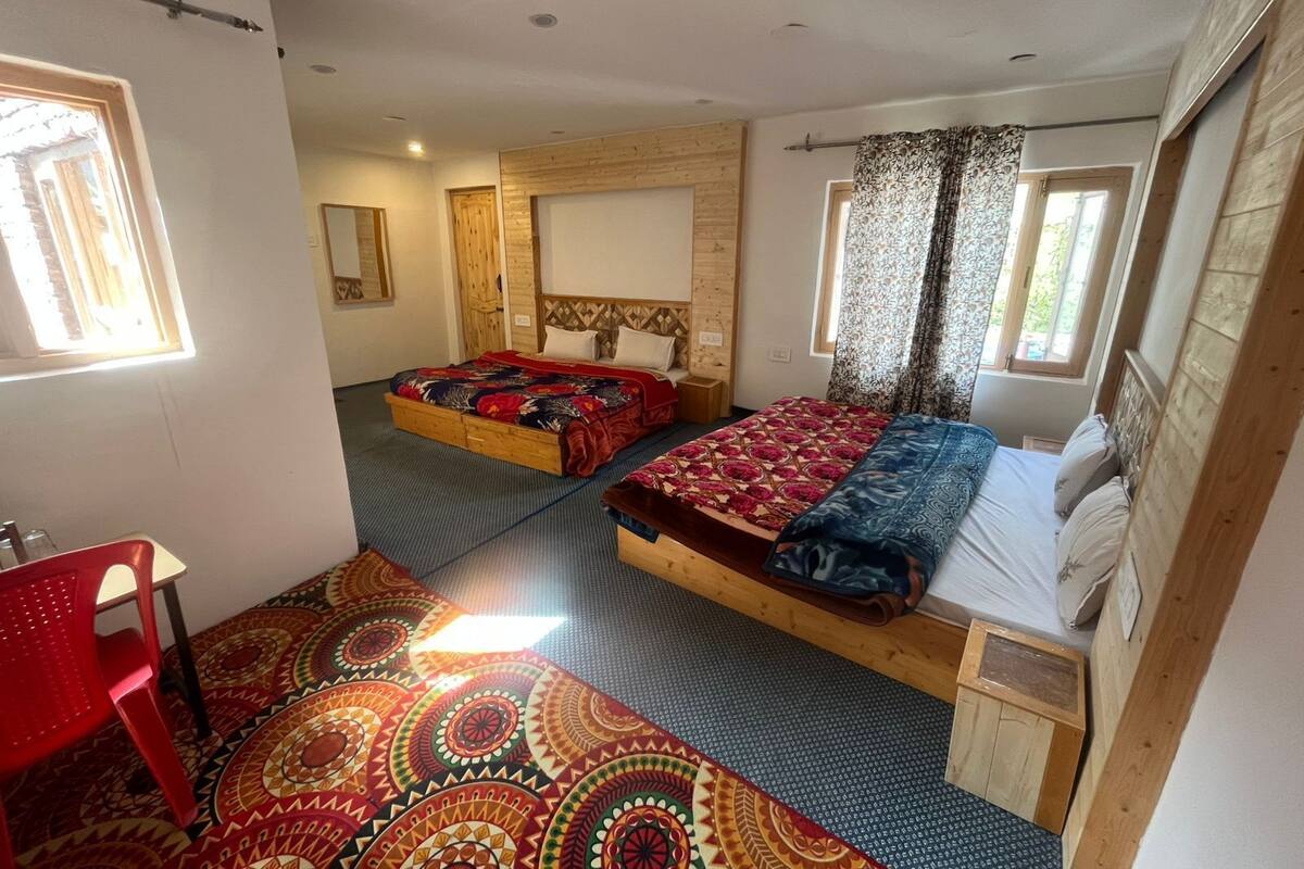 Comfort Quadruple Room, Mountain View | Wi-fi percuma 