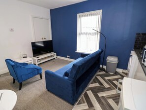 Living area - 1C Highfield Road (Rowley Regis)
