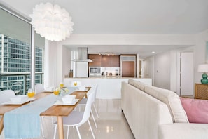 Dining - Brickell Group Retreat | Modern Layout & Space (Miami)
