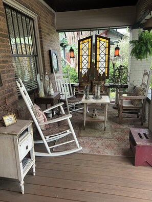 Terrace/patio - World Cup rental.  Dallas 3BR historic home 20 minutes to World Cup stadium. (Dallas)