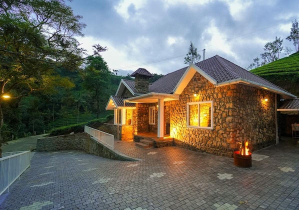 Exterior - Stone castle by voye homes (Vagamon)