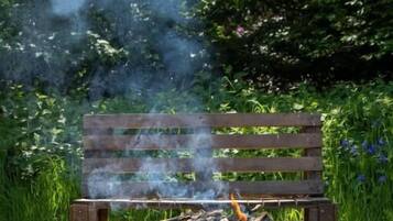 Cabin, Pets Allowed, Garden View | Property grounds