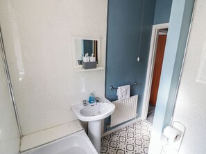 Shower - 32B Cramp Hill (Wednesbury)