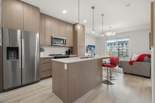 The Cornerstone | Near Airport | Gym | Modern 2/BR