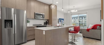 The Cornerstone | Near Airport | Gym | Modern 2/BR
