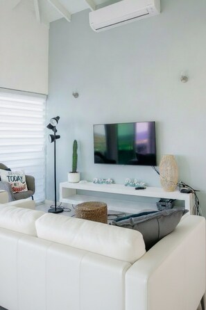 Smart TV - Isle be Back (4 the View) - beach 3 minute walk (Willemstad)