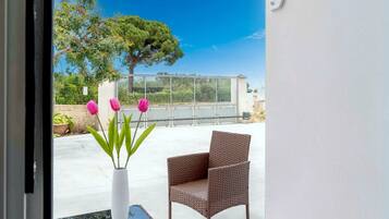 House, 1 Bedroom, Smoking, Garden View | Balcony