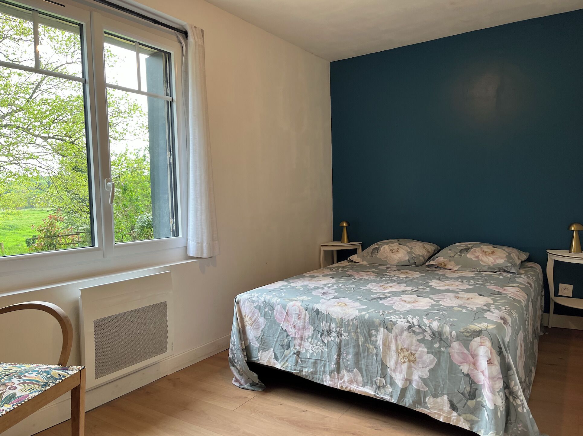3 slaapkamers, een strijkplank/strijkijzer, gratis wifi, beddengoed