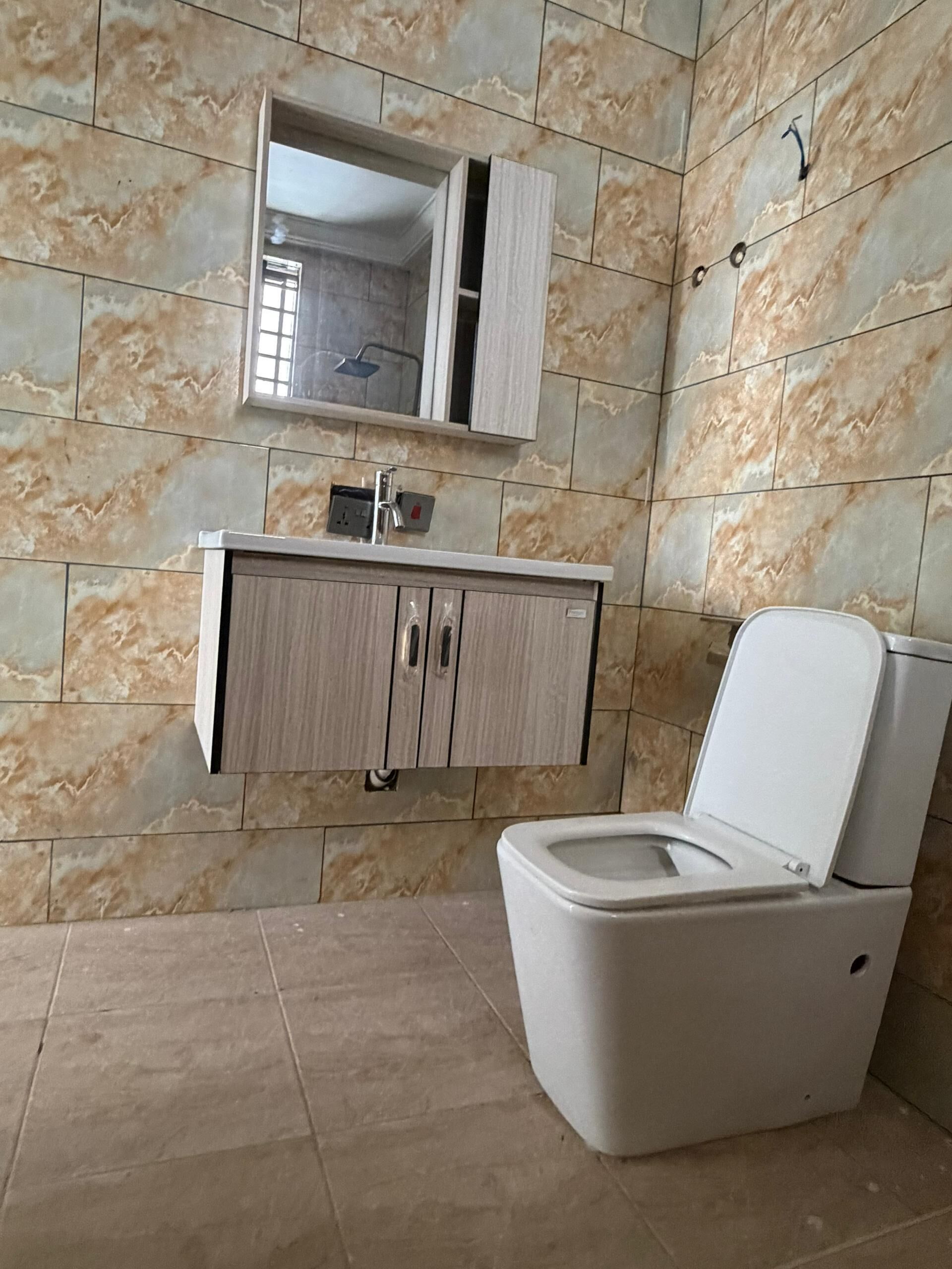 Serviettes fournies, savon, papier toilette