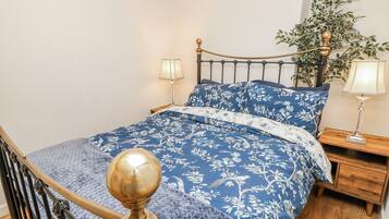 2 bedrooms, individually decorated, individually furnished, free WiFi