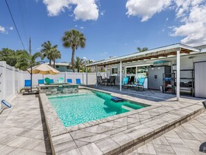 Pool - Pearl Beach House - Walk to FMB, Pool & Hot Tub! (Fort Myers Beach)