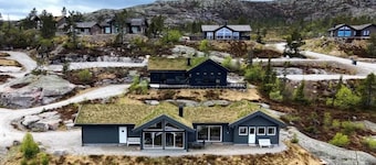 Modern, spacious vacation home with 2 bathrooms and a sauna