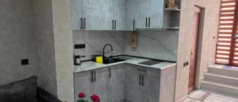 Appartement Signature, 2 chambres | Cuisine privée | Réfrigérateur grande capacité avec congélateur, four à micro-ondes