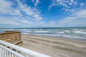 On the beach - Sandy Nook | Satellite Beach Oceanfront Condo (Satellite Beach)