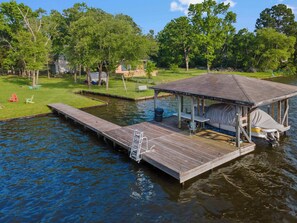 Property grounds - Sunset Cove Cottage- Lakefront Oasis (Murchison)