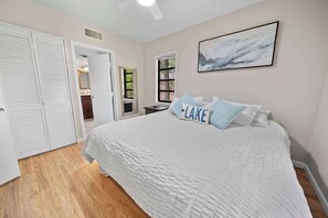WiFi, bed sheets - Sunset Cove Cottage- Lakefront Oasis (Murchison)