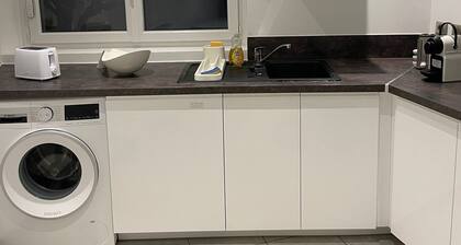 Appartement spacieux & lumineux â 100 mÂČ