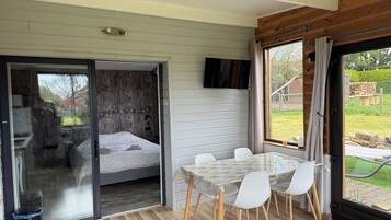 1 chambre, lit parapluie, draps fournis