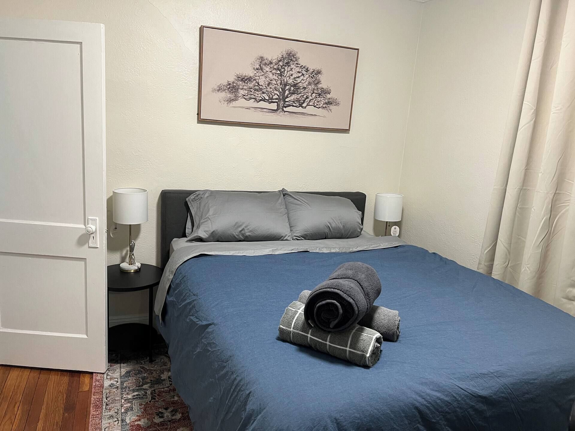 Iron/ironing board, free WiFi, bed sheets
