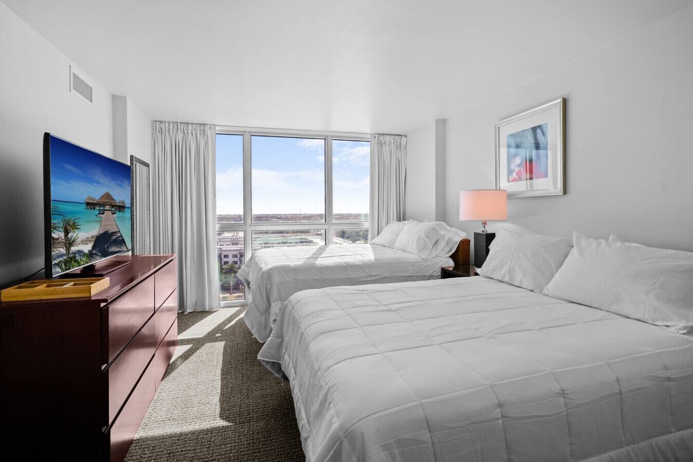 Iron/ironing board, WiFi, bed sheets