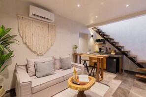 Living area - Tulum Luxury Jungle Loft with Pool & Gym (Tulum)