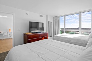 Iron/ironing board, WiFi, bed sheets - Peaceful Cozy Apartment | Fort Myers (Fort Myers)