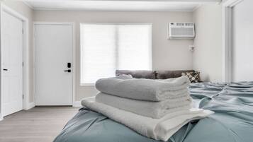 1 bedroom, WiFi, bed sheets