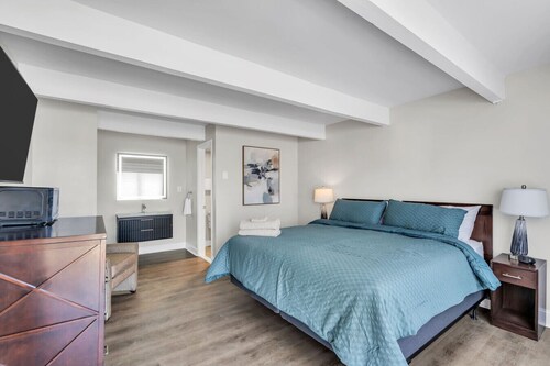 Jersey Shore Stay | Free Parking, Pool, Steps to the Beach