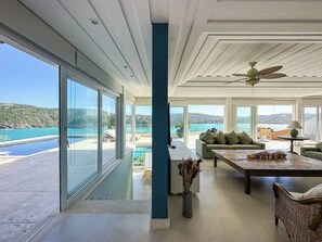 Interior - Luxury Oceanfront Villa • Ferradura, Búzios • 5 Suites (Armação dos Búzios)