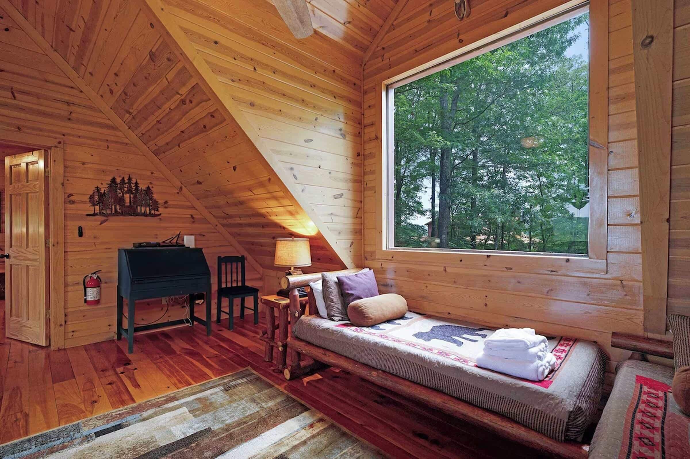 Cabin, Multiple Beds, Hot Tub, Mountain View (Whippoorwill Calling) | 3 bedrooms, individually decorated, individually furnished, bed sheets