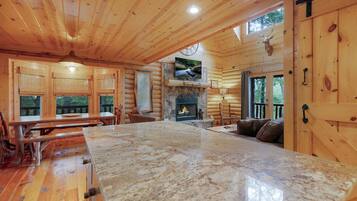Cabin, Multiple Beds, Hot Tub, Mountain View (Whippoorwill Calling) | Interior