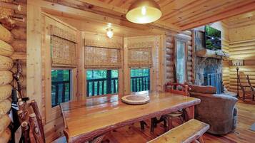 Cabin, Multiple Beds, Hot Tub, Mountain View (Whippoorwill Calling) | Dining