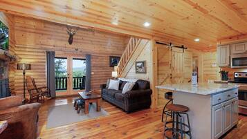 Cabin, Multiple Beds, Hot Tub, Mountain View (Whippoorwill Calling) | Living area