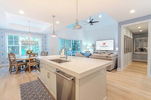 Interior - Luxury Dunes Paradise - Private Pool (Hilton Head Island)