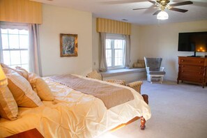 Room - Spacious, Dual-Master, 4-bedroom house - 5 mins from Lake (Somerset)
