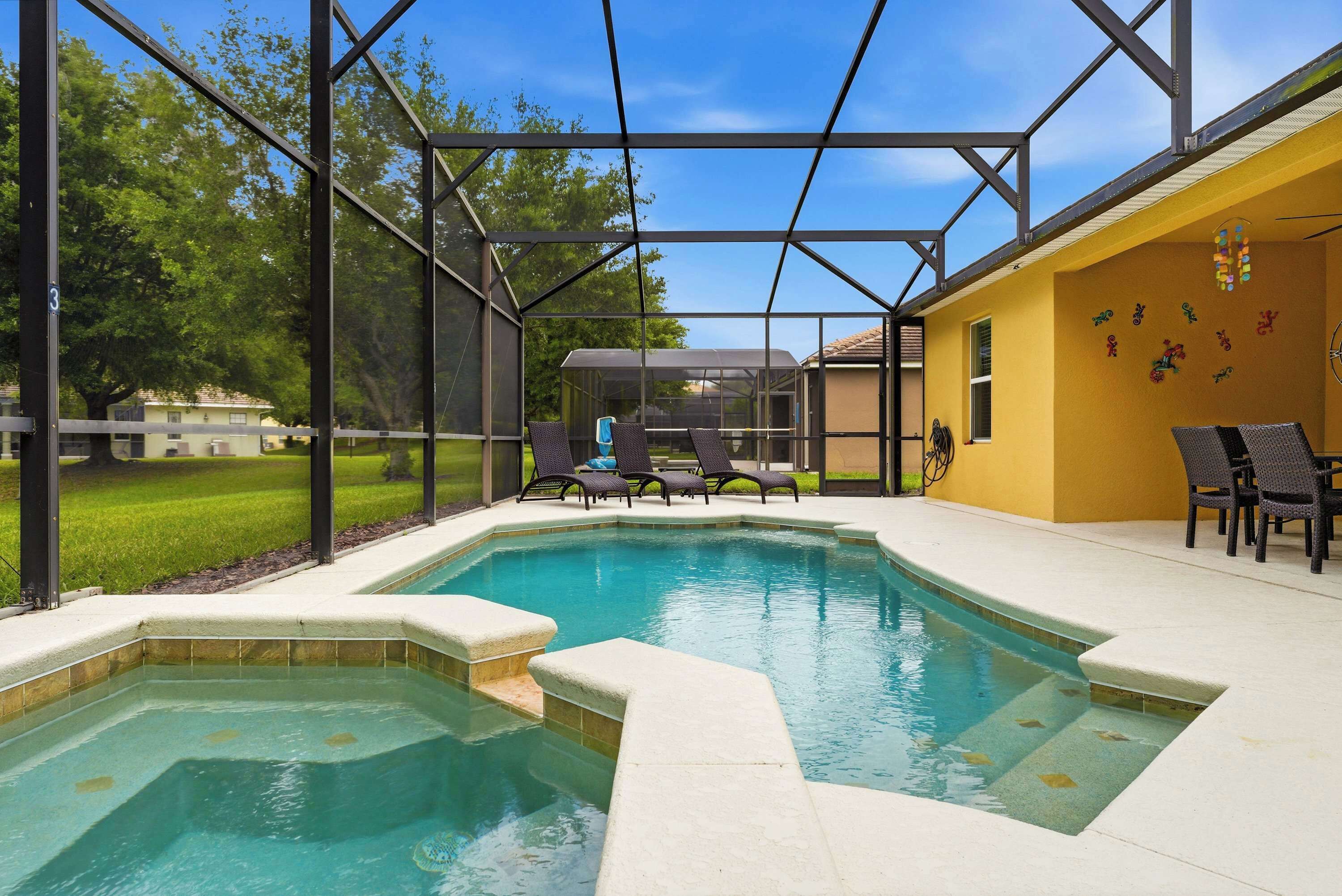Outdoor pool, pool loungers