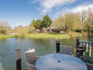 Outdoor dining - CARP LODGE, pet friendly, with a garden in Carnforth (Carnforth)