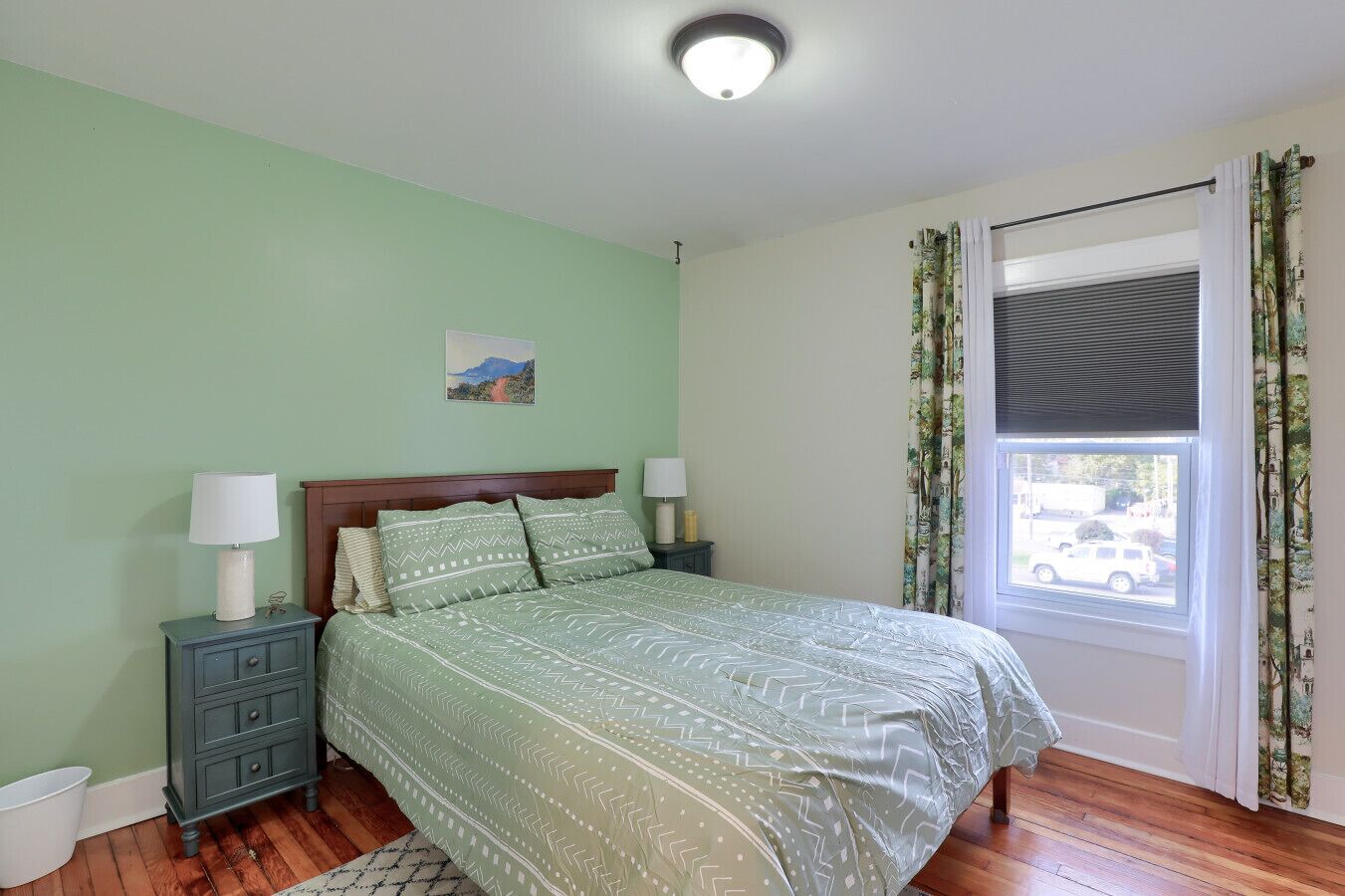 Desk, iron/ironing board, travel cot, WiFi