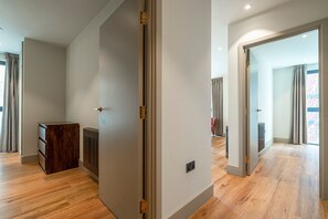 Interior - Modern City Elegance (London)