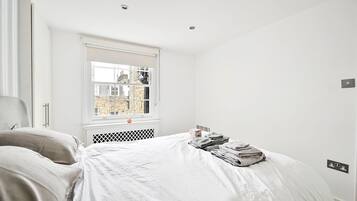 4 habitaciones, escritorio, tabla de planchar con plancha y wifi gratis
