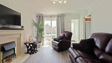 Smart TV, fireplace, video games, stereo