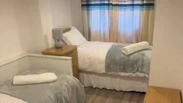 Iron/ironing board, free WiFi, bed sheets