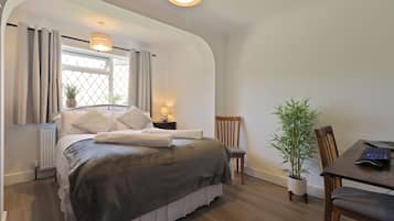 Iron/ironing board, free WiFi, bed sheets
