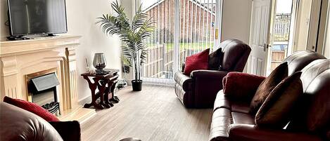 Smart TV, fireplace, video games, stereo