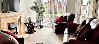 Peaceful 2-Bed Bungalow with Garden and Parking