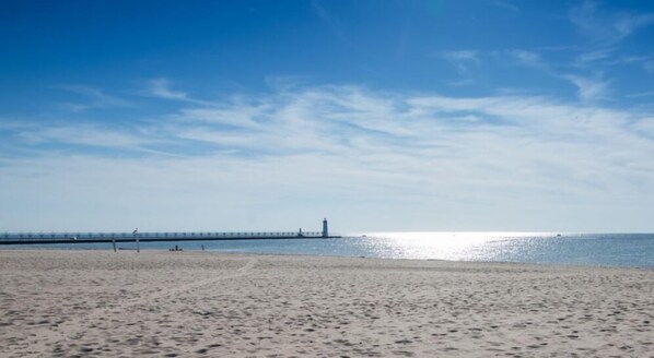 Beach nearby - Modern, Clean Harbor Village Condo at Lk MI (Manistee)