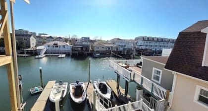 Dockside Den, Waterside 3BR, Close to All